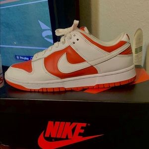 Red and white Nike dunks ⭕️